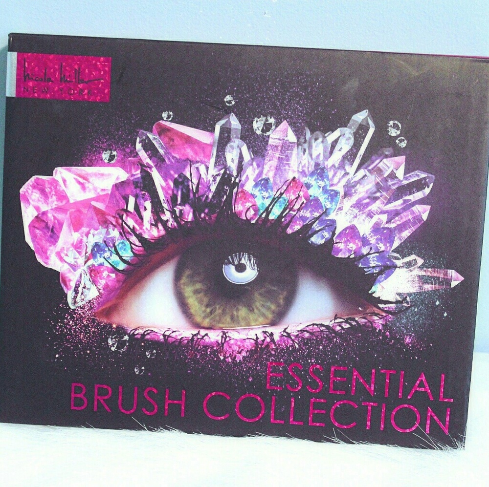 NWT Sparkly pink Nicole Miller makeup brushes